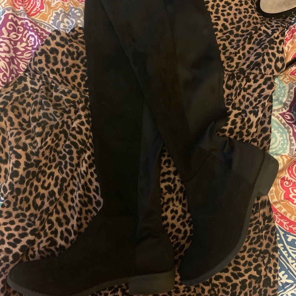 Knee Boot